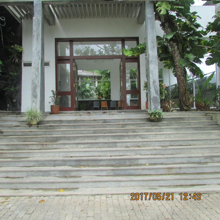 The Breeze Hotel Elpitiya  Экстерьер фото